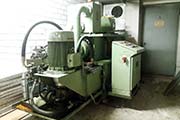 Hydraulische-Kolbenpresse-Herrhammer-HKP-1000-100 gebraucht