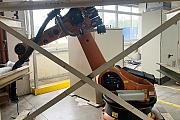Roboty-przemysłowe-Kuka-K-240-2-2000 używany