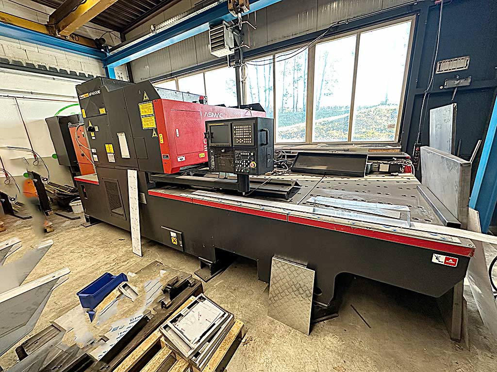 Amada LC-2415 Alpha III - 4kW CNC Laserschneidanlage - Image 1