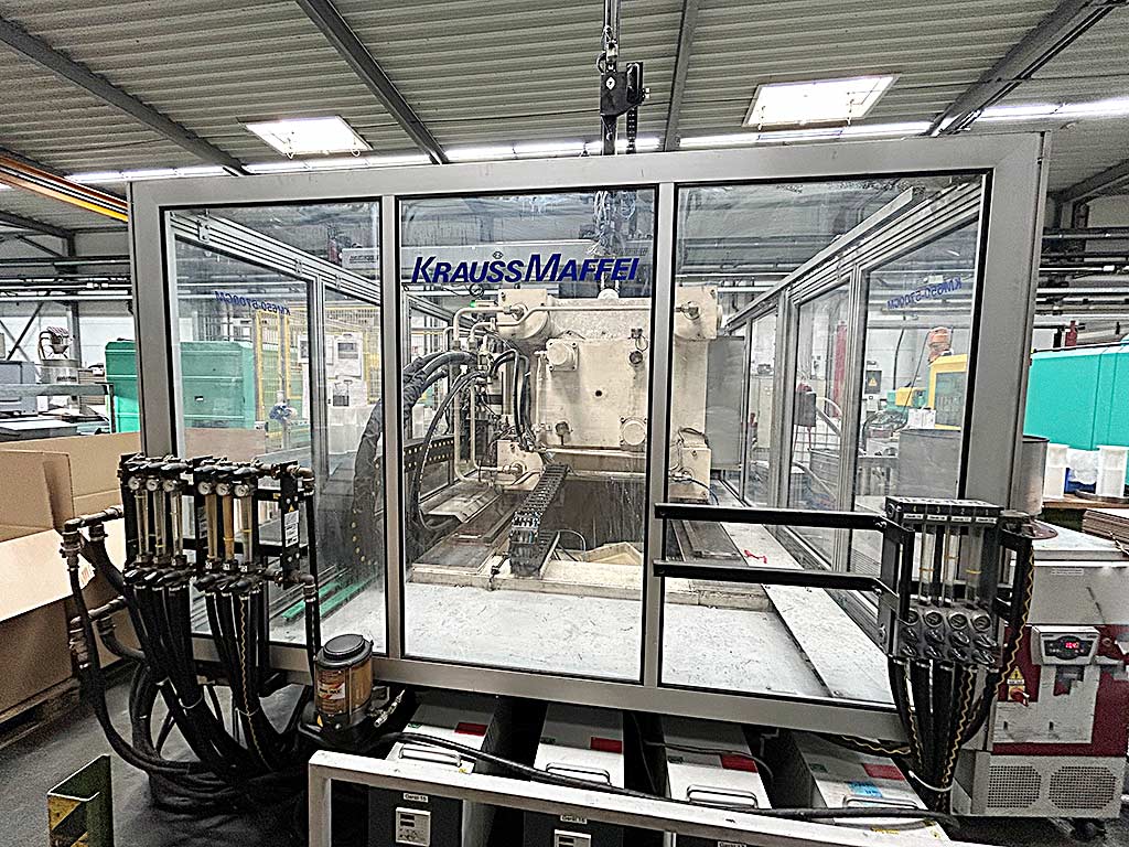 Krauss Maffei 650-5700 CM Injection Moulding Machine - Thumbnail 4
