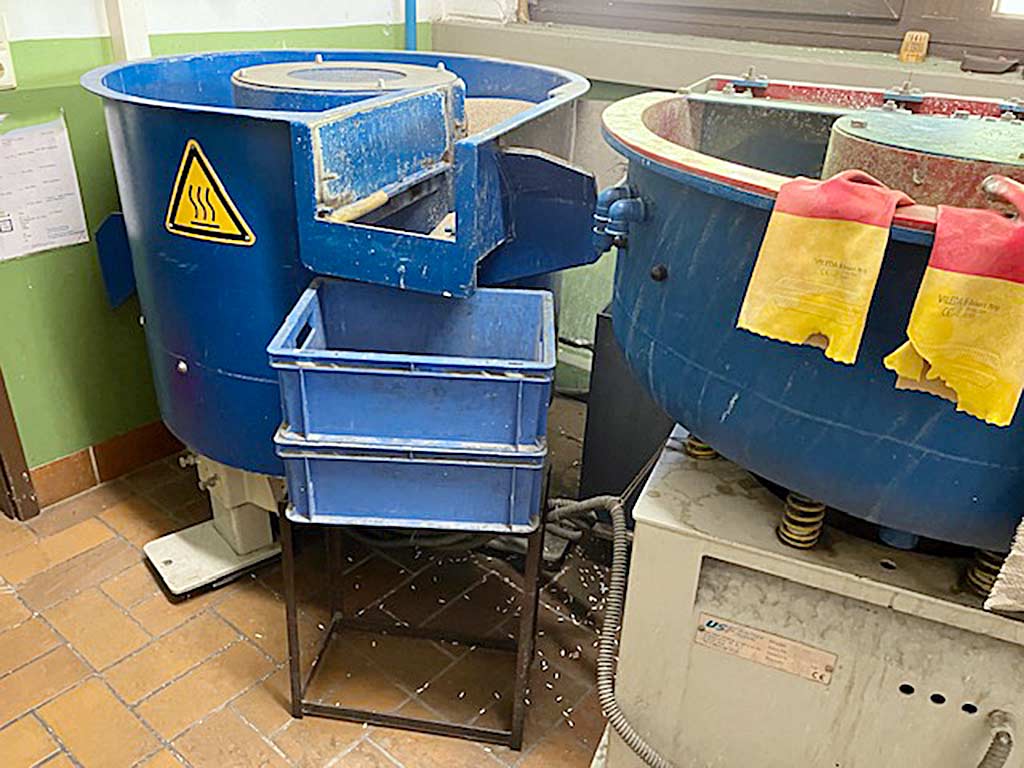 Walther Trowal CD 110/G 100-C Slip Grinding Machine - Image 1